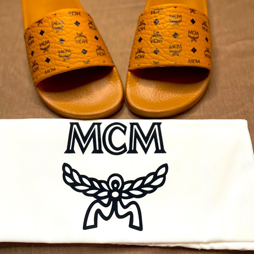 McM logo slides